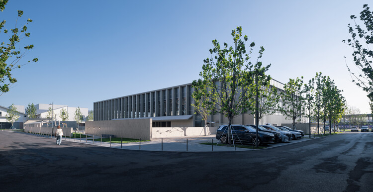 Centro Esportivo Comunitário Aranya North Shore / Atelier XÜK - Fotografia de Exterior