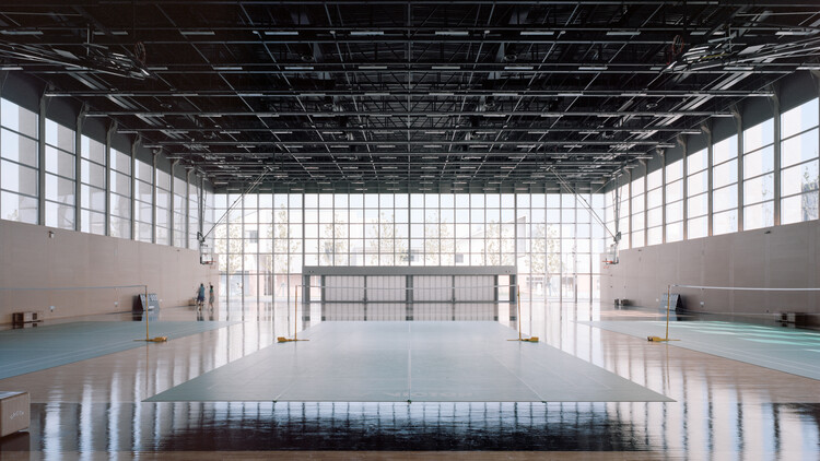 Centro Esportivo Comunitário Aranya North Shore / Atelier XÜK - Imagem 4 de 28