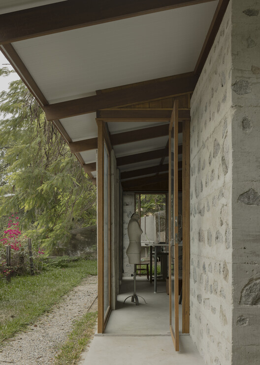 Taller de Costura / Atelier 77 + Matéria Base - Imagen 13 de 33