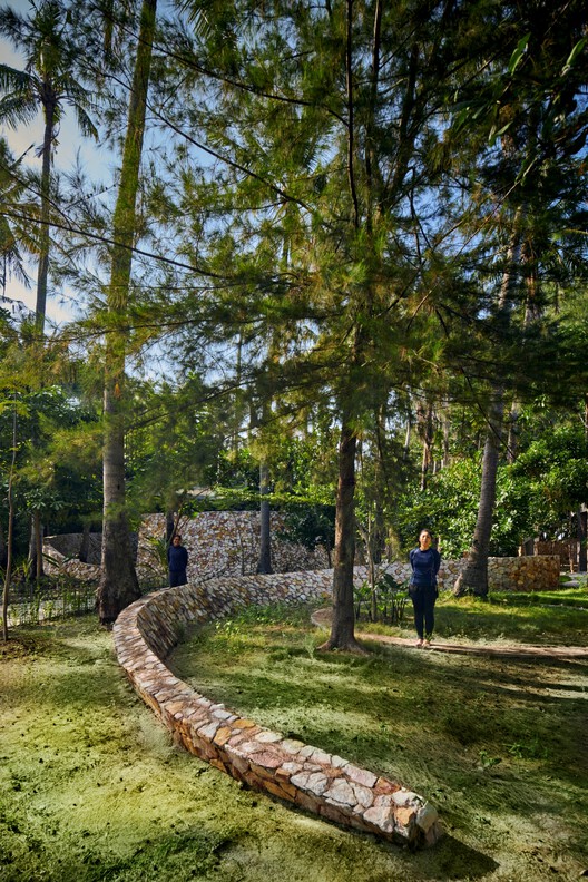 Jardín de Bienestar Coconut / RAD+ar (Research Artistic Design + architecture) - Fotografía exterior, Jardín