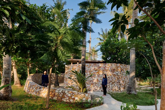 Jardín de Bienestar Coconut / RAD+ar (Research Artistic Design + architecture) - Fotografía exterior, Jardín