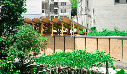 Pomegranate Garden Micro Building / Tumu + Meaningless Arch