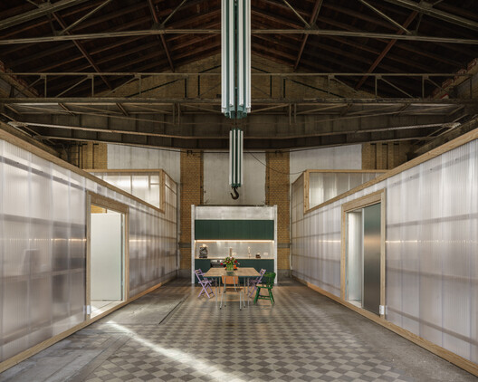 Machinery Hall Renovation into Workshop and Office Space / KO/OK Architektur