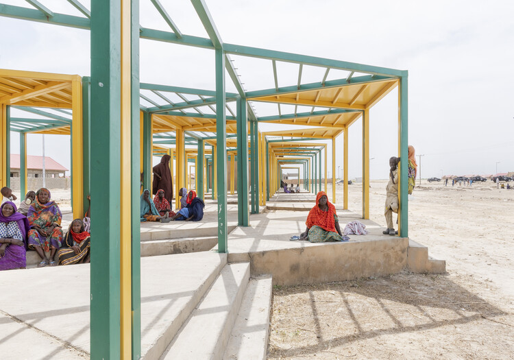 Ciudad de reasentamiento de Ngarannam/Estudio Oshinowo: fotografía de interiores, escaleras