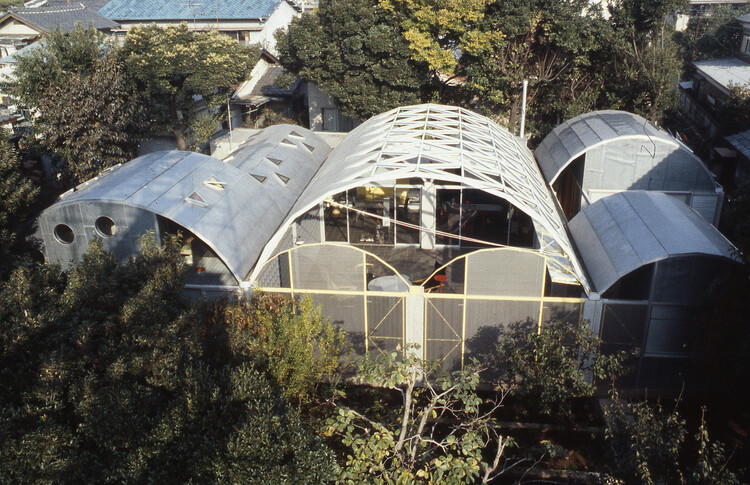 Clássicos da Arquitetura: Silver Hut / Toyo Ito  - Imagem 1 de 3