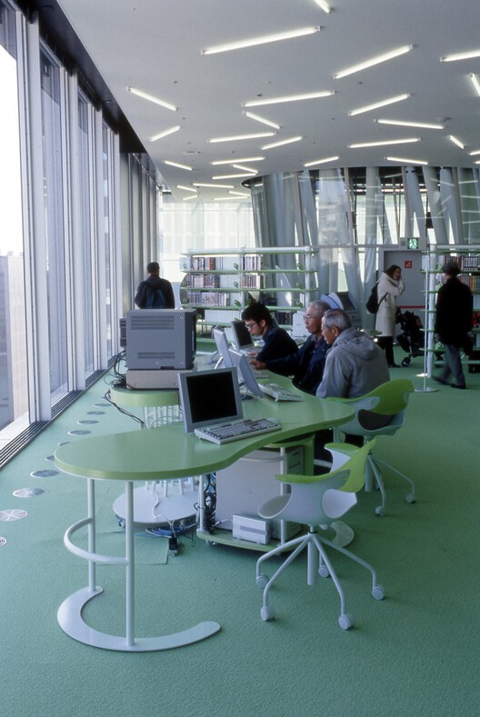 AD Classics: Sendai Mediatheque / Toyo Ito & Associates, Architects - Interior Photography, Chair, Glass, Shelving