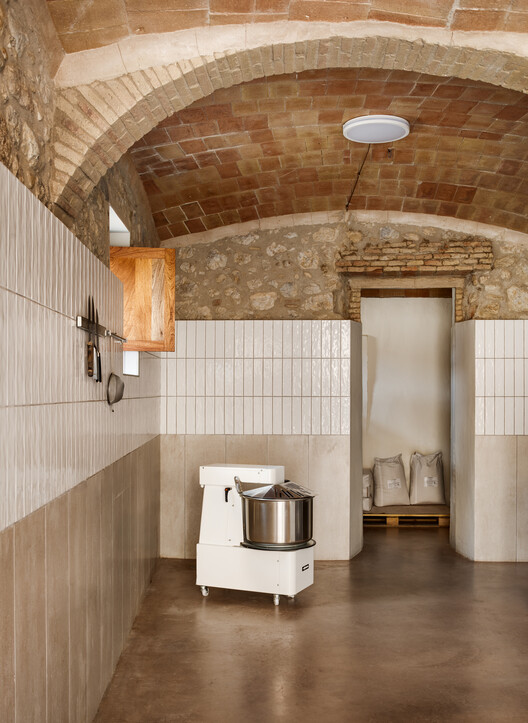 Panaderia Forn Lleva't / Quim Olea · Estudi d'Arquitectura - Imagen 10 de 12
