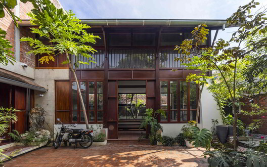 TuPhuong Second House / atelier huu