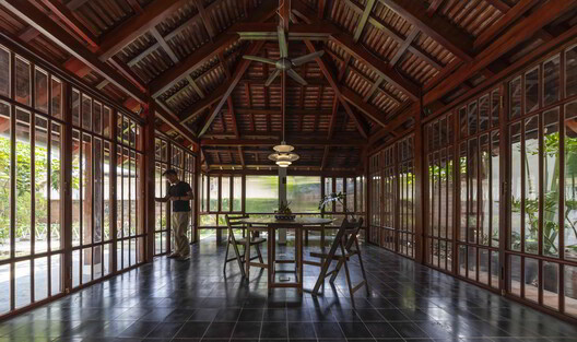 Casa TuPhuong / atelier huu - Fotografia de Interiores, Madeira, Vidro, Viga, Pilar