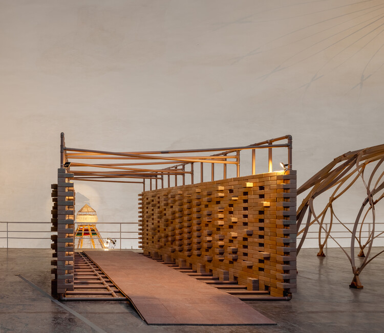 Pavilhão Solo Comum / Rede Arquitetos + Lins Arquitetos Associados - Imagem 5 de 23