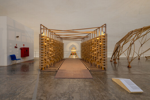 Pavilhão Solo Comum / Rede Arquitetos + Lins Arquitetos Associados Pavilhão Solo Comum / Rede Arquitetos + Lins Arquitetos Associados - Fotografia de Interiores, Madeira, Iluminação