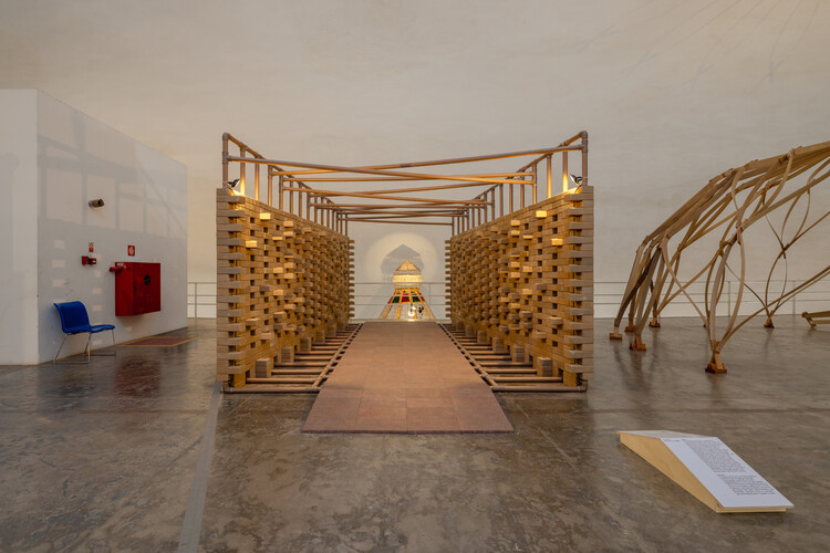 Pavilhão Solo Comum / Rede Arquitetos + Lins Arquitetos Associados - Fotografia de Interiores, Madeira, Iluminação