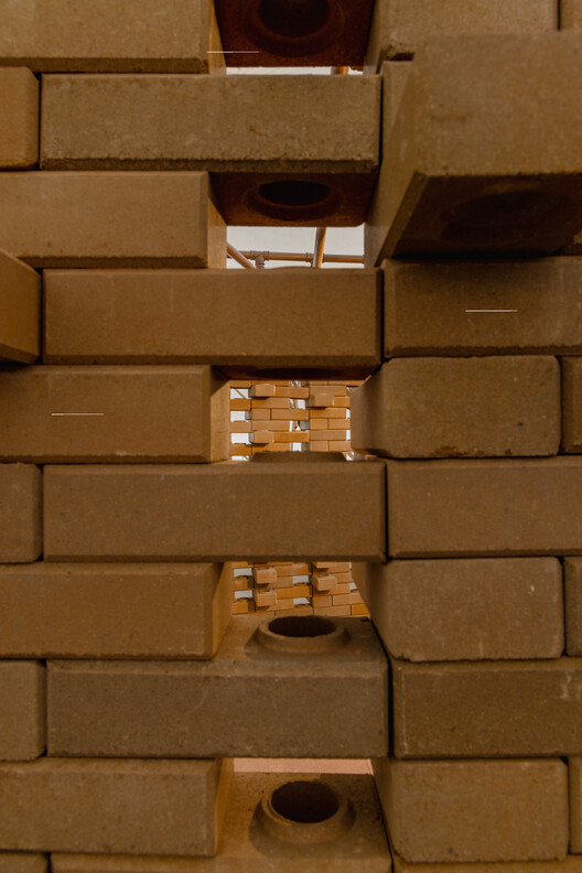 Pavilhão Solo Comum / Rede Arquitetos + Lins Arquitetos Associados Pavilhão Solo Comum / Rede Arquitetos + Lins Arquitetos Associados - Imagem 13 de 23