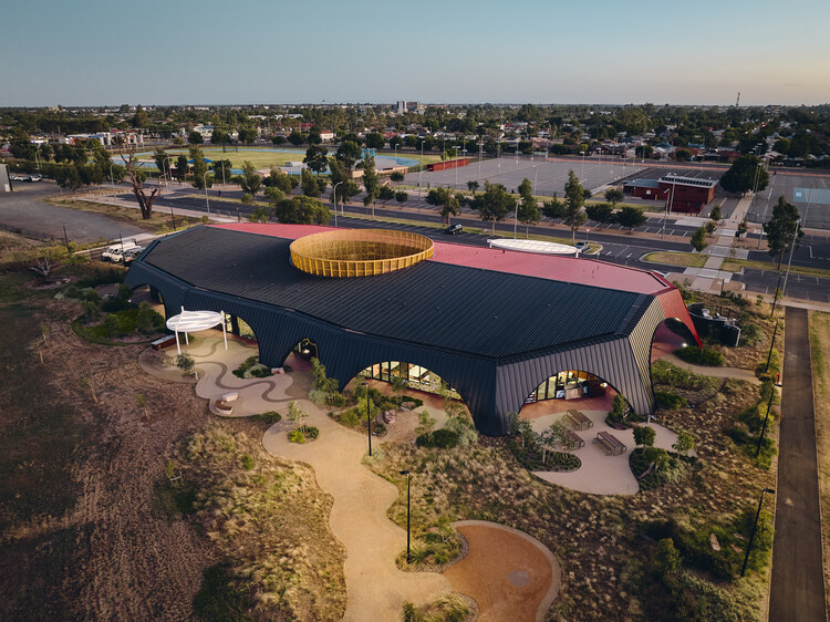 Munarra Centre for Regional Excellence / ARM Architecture - Educational Architecture
