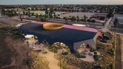 Munarra Centre for Regional Excellence / ARM Architecture