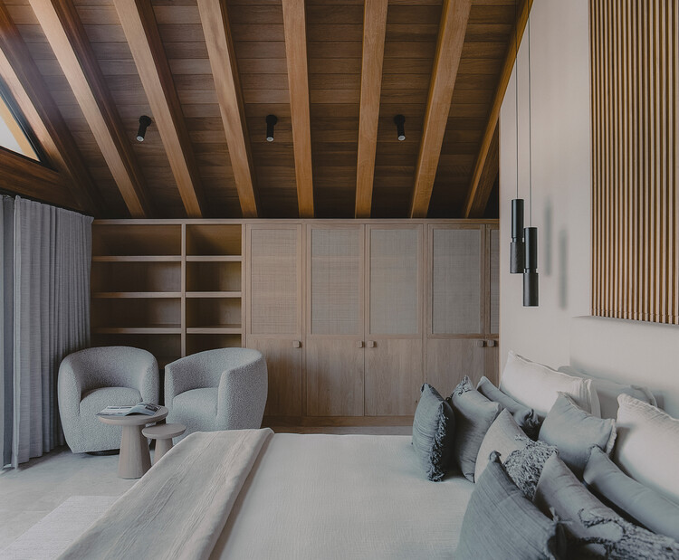 Casa Bahía de Banderas / oda - fotografía de interiores, sala, madera, dormitorio, cama, iluminación
