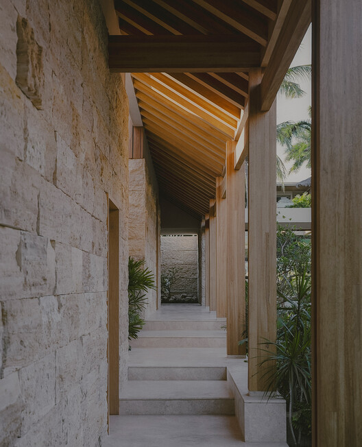 Casa Bahía de Banderas / oda - fotografía de interiores, madera, vigas fijas, concreto, columnas