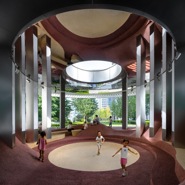 Pabellón Aola, plan de regeneración del microespacio urbano/Estudio Moguang: fotografía de interiores, pilares