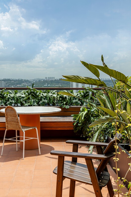 Apartamento Fidalga / Gurgel D'Alfonso Arquitetura - Fotografía exterior, Sillas, balcón, patio