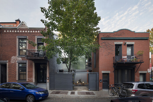 Transforming Row Houses: Heritage and Modernity in Montreal’s Historical Neighborhoods Transforming Row Houses: Heritage and Modernity in Montreal’s Historical Neighborhoods - Image 4 of 13