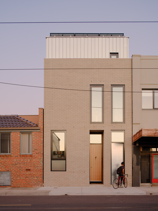 Melville / Tan Architecture Melville / Tan Architecture - Exterior Photography, Door, Brick, Concrete