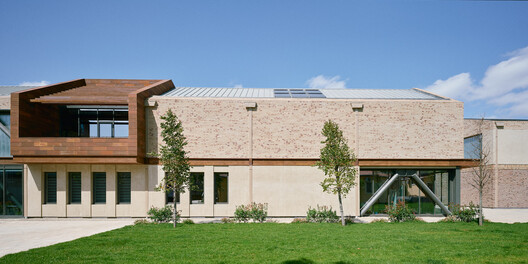 TCDD Temporary Offices & Art Galleries / Erhan Vural Architecture + Urban Design