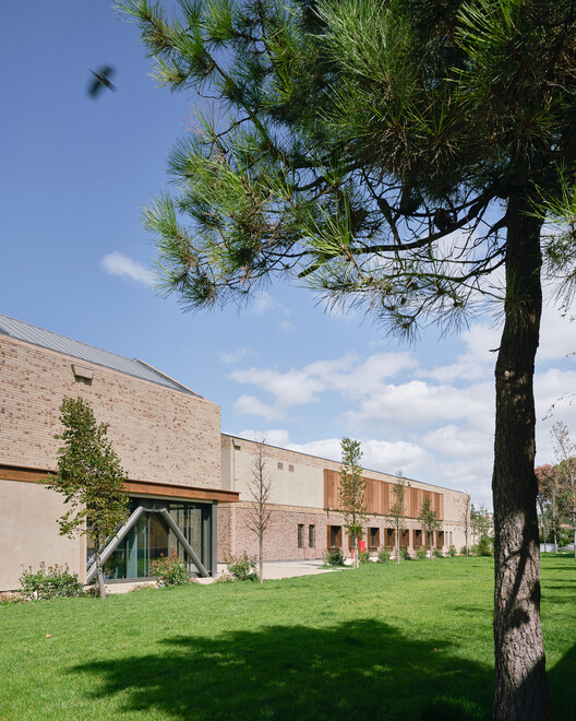 TCDD Temporary Offices & Art Galleries / Erhan Vural Architecture + Urban Design TCDD Temporary Offices & Art Galleries / Erhan Vural Architecture + Urban Design - Exterior Photography, Garden, Courtyard