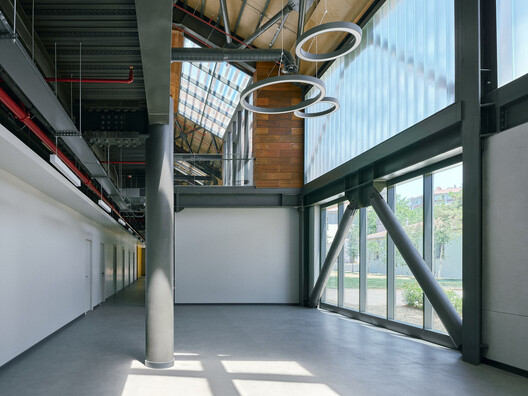 TCDD Temporary Offices & Art Galleries / Erhan Vural Architecture + Urban Design TCDD Temporary Offices & Art Galleries / Erhan Vural Architecture + Urban Design - Image 5 of 39