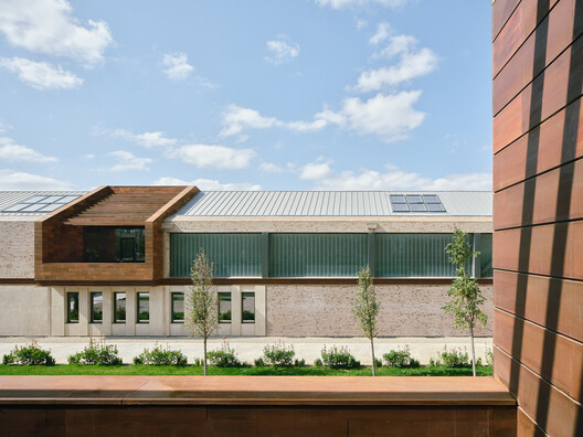 TCDD Temporary Offices & Art Galleries / Erhan Vural Architecture + Urban Design TCDD Temporary Offices & Art Galleries / Erhan Vural Architecture + Urban Design - Exterior Photography