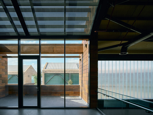 TCDD Temporary Offices & Art Galleries / Erhan Vural Architecture + Urban Design TCDD Temporary Offices & Art Galleries / Erhan Vural Architecture + Urban Design - Image 16 of 39