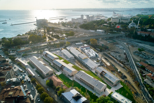 TCDD Temporary Offices & Art Galleries / Erhan Vural Architecture + Urban Design TCDD Temporary Offices & Art Galleries / Erhan Vural Architecture + Urban Design - Exterior Photography