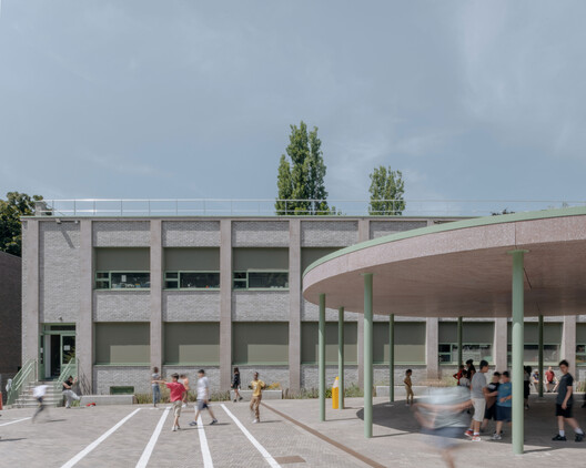 Chazal School Renovation and Playground Transformation / MULTIPLE Architecture & Urbanism