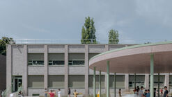 查扎尔学校翻新工程与操场改造项目 / MULTIPLE Architecture & Urbanism
