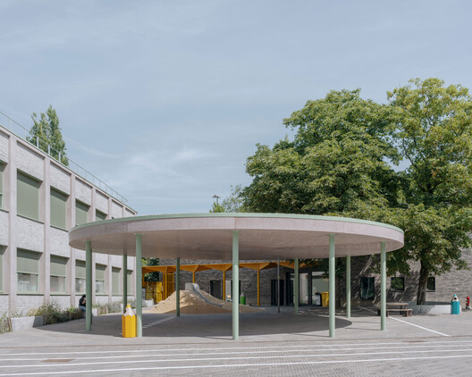 Chazal School Renovation and Playground Transformation / MULTIPLE Architecture & Urbanism - Exterior Photography, Concrete