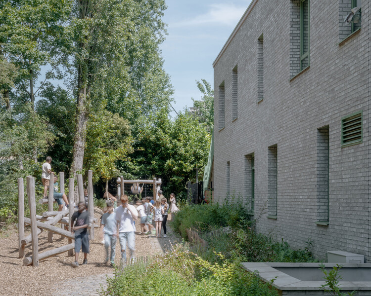 查扎尔学校翻新工程与操场改造项目 / MULTIPLE Architecture & Urbanism - 建筑图, 花园