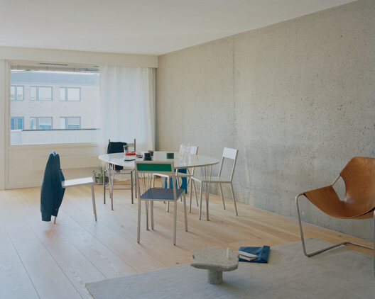 Rundtjernveien Apartment Renovation / Studio Et al - Interior Photography, Dining room, Wood, Chair