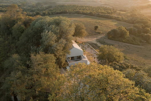 House for two DJs / Atelier Matteo Arnone