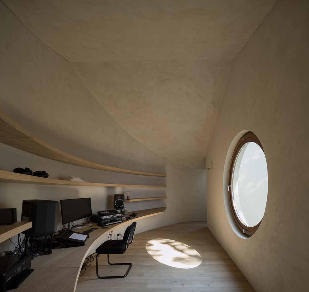 Galería de Casa para dos DJs / Atelier Matteo Arnone + Falcão Tuan ...