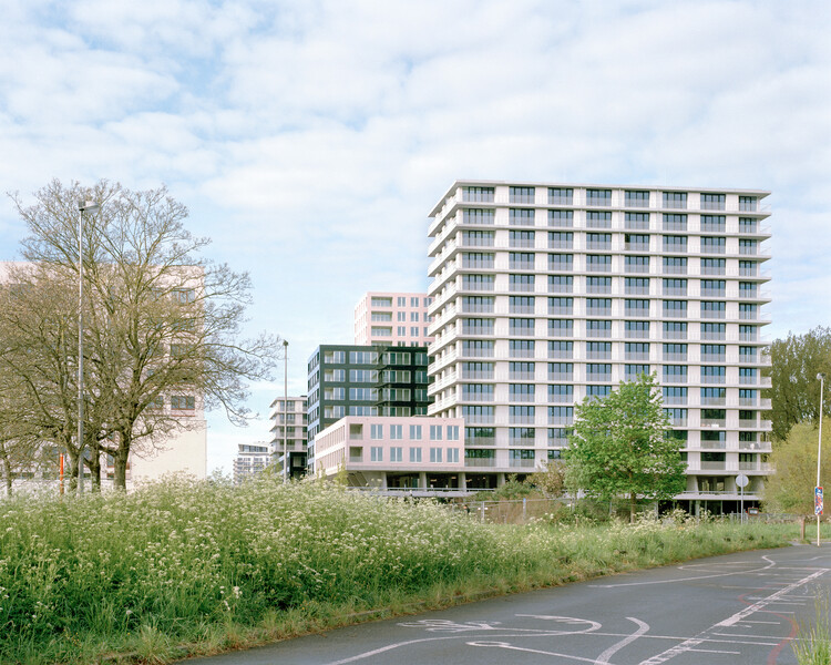 City Dox Housing / XDGA - More Images