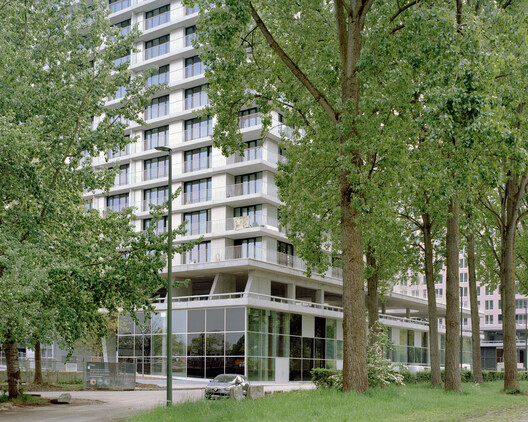 City Dox Housing / XDGA - Exterior Photography, Glass