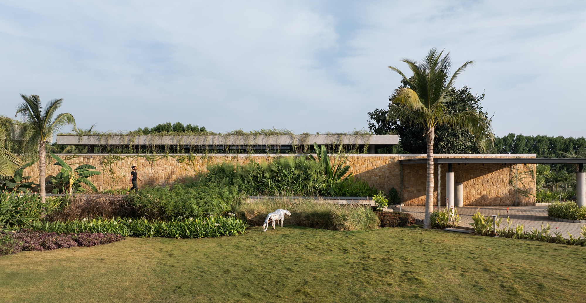Gallery of Antriya House / 23 Degrees Design Shift - 26