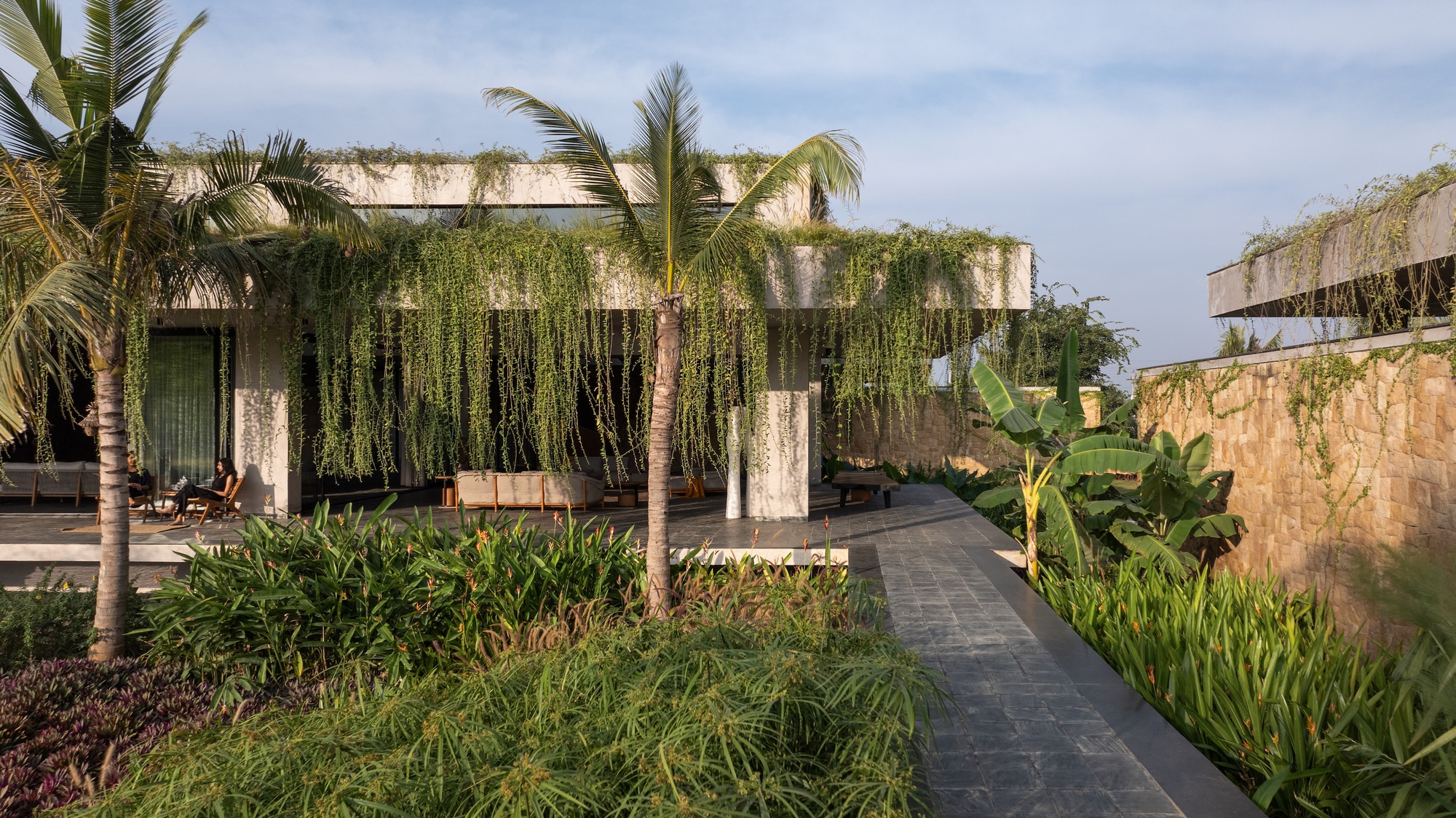 Gallery of Antriya House / 23 Degrees Design Shift - 27