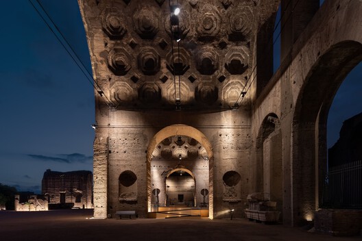 马西莫大教堂展览通道改造 / Alvisi Kirimoto + Partners - 室内图, 拱, 柱, 拱廊