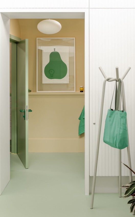 Centro Habitacional Stroud Green / Owain Williams Architects - Fotografia de Interiores, Armário, Madeira, Iluminação, Porta