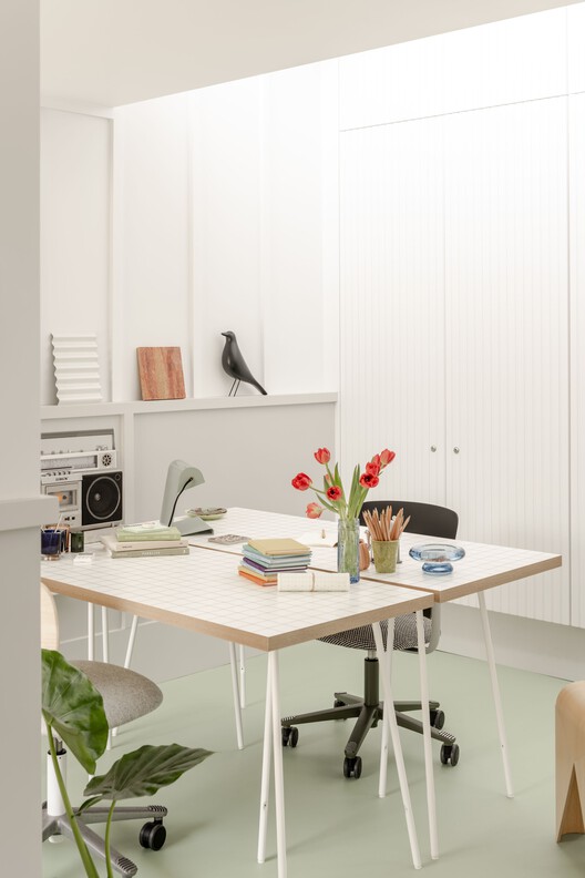 Centro Habitacional Stroud Green / Owain Williams Architects Centro Habitacional Stroud Green / Owain Williams Architects - Fotografia de Interiores, Cozinha, Mesa, Cadeira