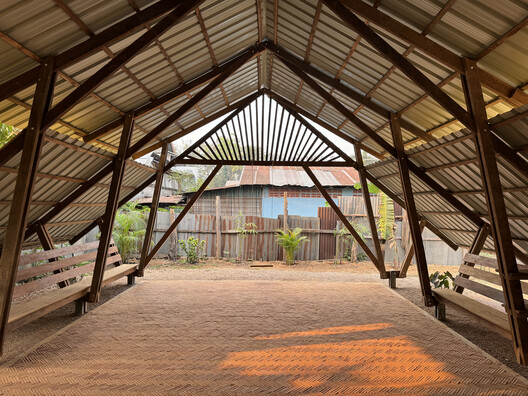 伊洛瓦底花卉园教学楼群 / Simple Architecture - 室内图, 木头, 梁