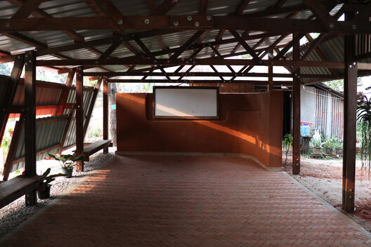 伊洛瓦底花卉园教学楼群 / Simple Architecture - 室内图, 木头, 梁