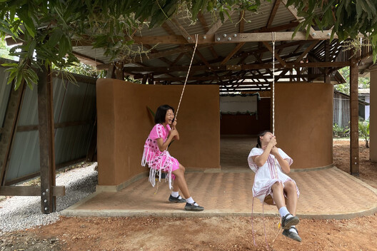 伊洛瓦底花卉园教学楼群 / Simple Architecture - 室内图