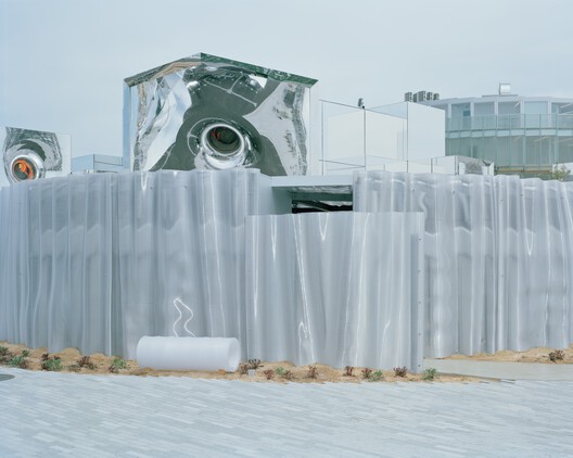 Banheiro Público Miragem em Yumeshima / PONDEDGE + f a r m - Imagem 6 de 28