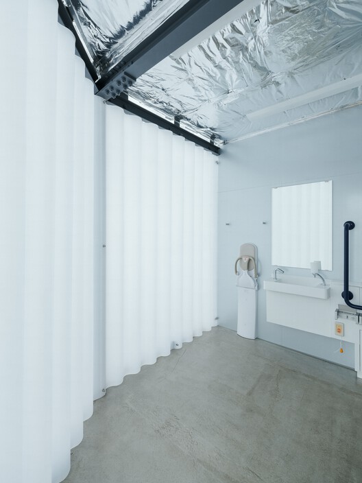 Banheiro Público Miragem em Yumeshima / PONDEDGE + f a r m - Imagem 10 de 28